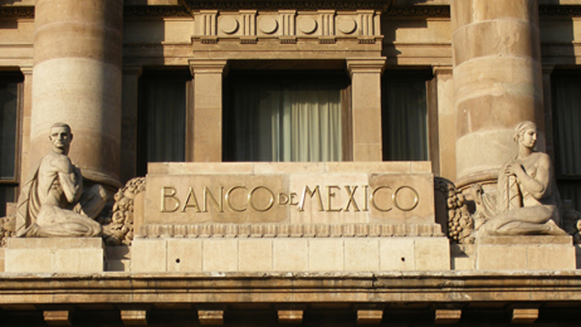 Mantiene Banxico sin cambios la tasa de interés interbancaria en 7 por ciento