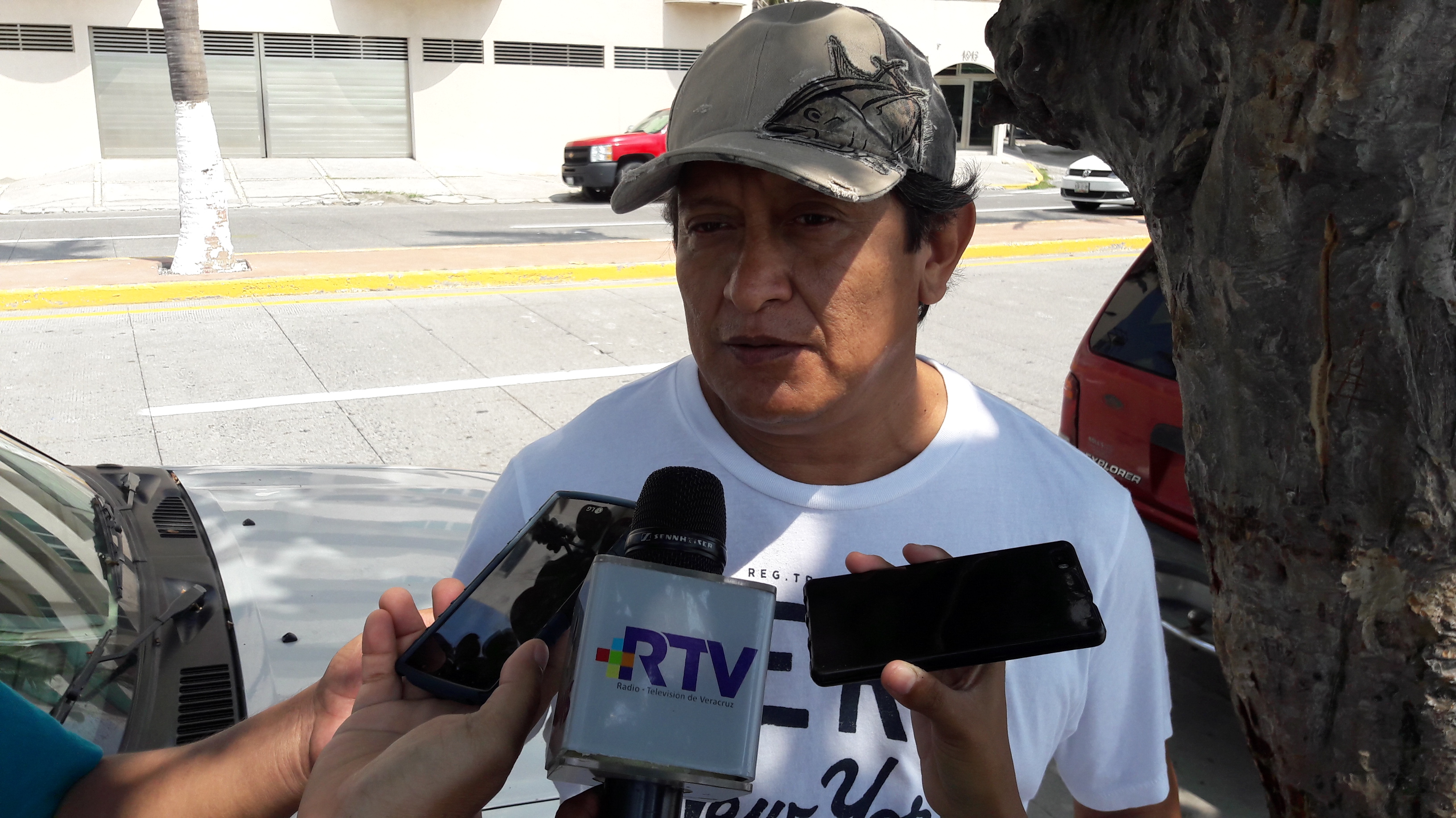 Continúa búsqueda de pescador desaparecido