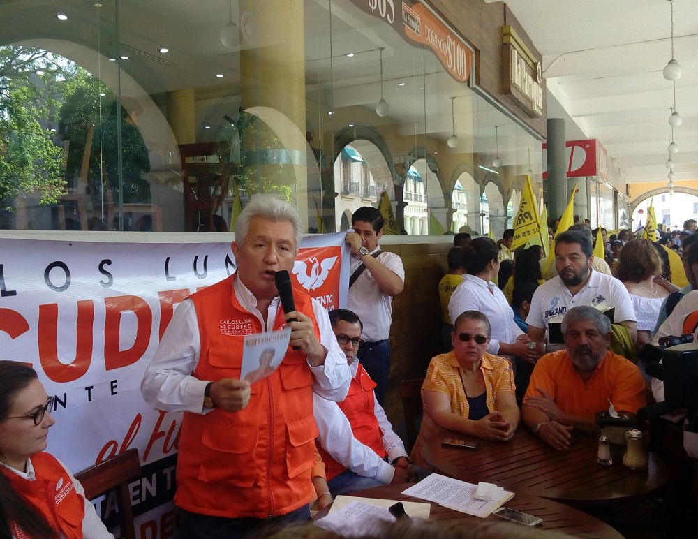 Carlos Luna inicia su búsqueda del voto ofreciendo escuchar a los xalapeños