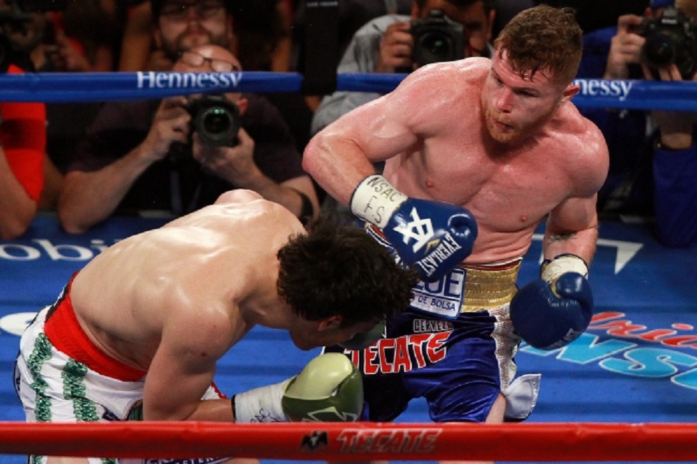 “Canelo” arrolla a Chávez Jr. y se lleva pelea del orgullo