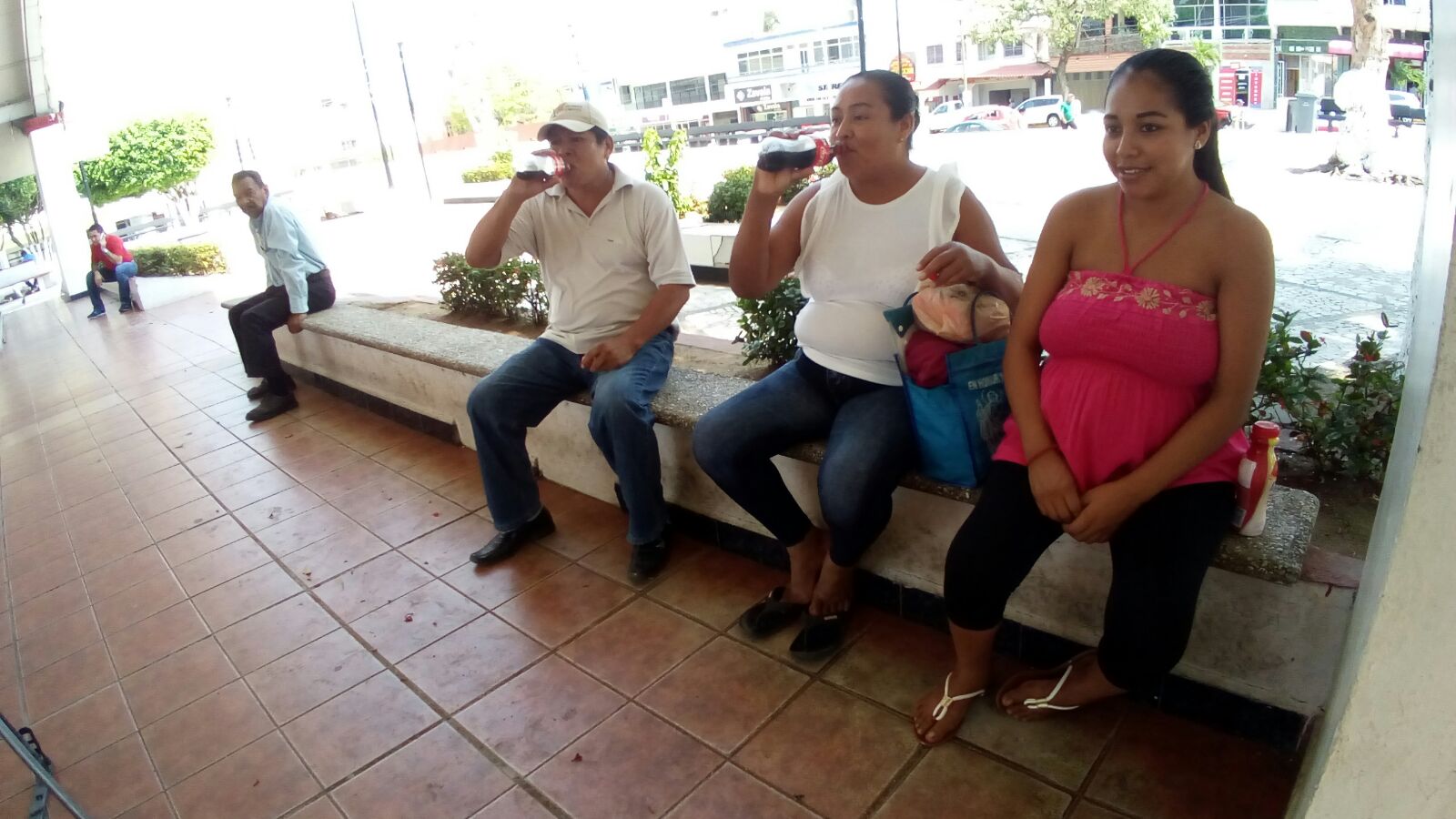 Intenso calor provoca enfermedades a pobladores de Coatzacoalcos