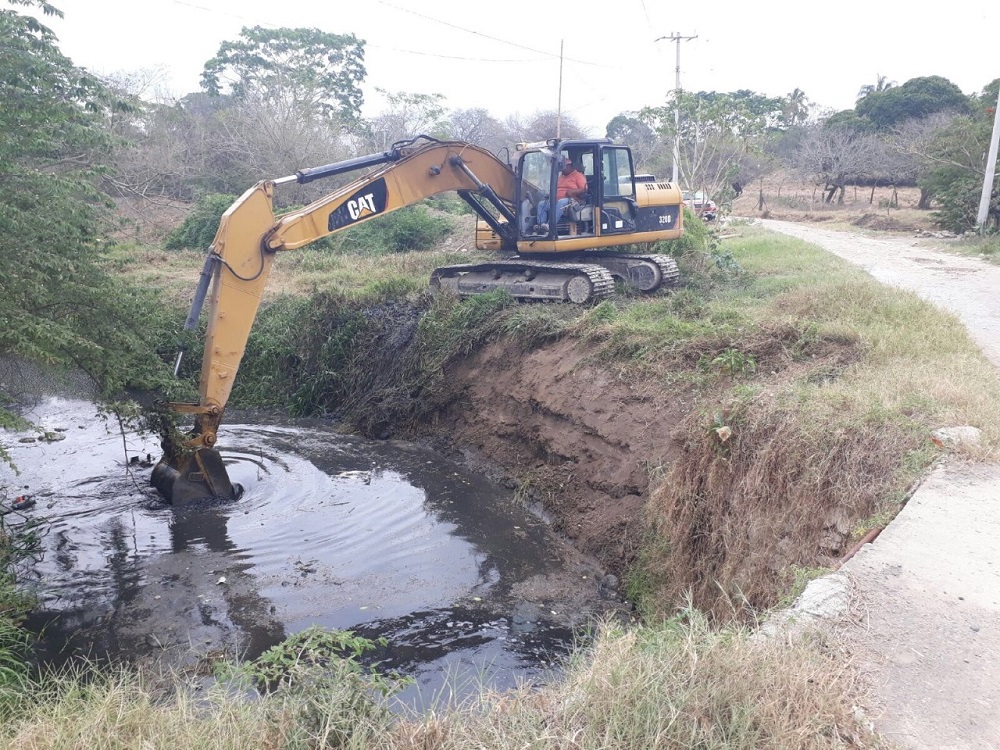 Desazolvan ríos en Córdoba para evitar inundaciones