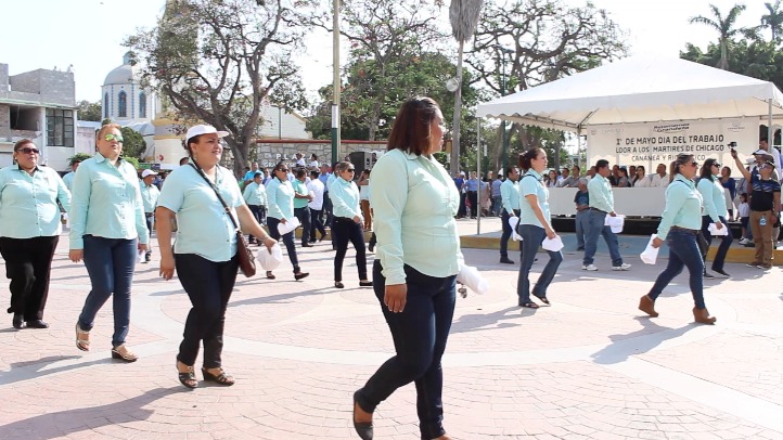 Desfilaron 45 sindicatos en Pánuco, por el Día del Trabajo