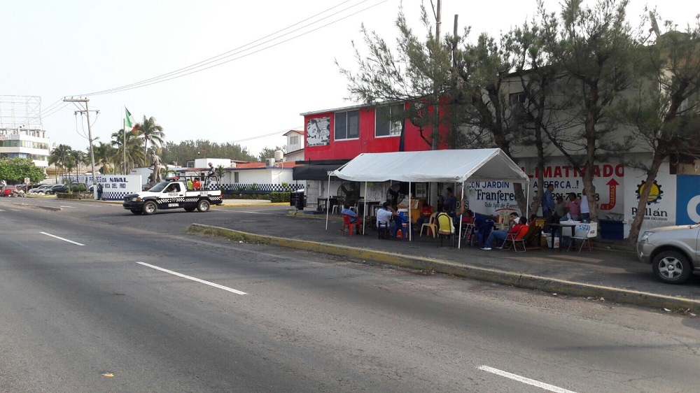 Trabajadores de Tamsa mantienen plantón afuera del Penalito de Veracruz