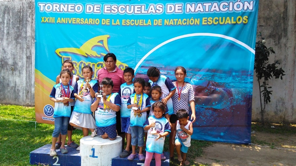 Club de natación Escualos de Minatitlán realiza un torneo de escuelas