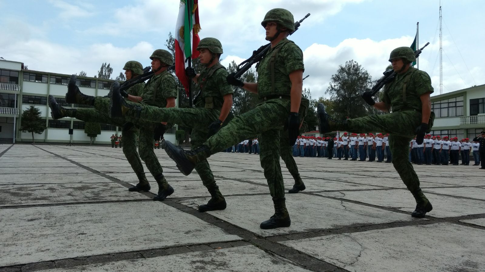 En Tuxpan, elementos de Semar inician ensayos para la noche del 15 de septiembre