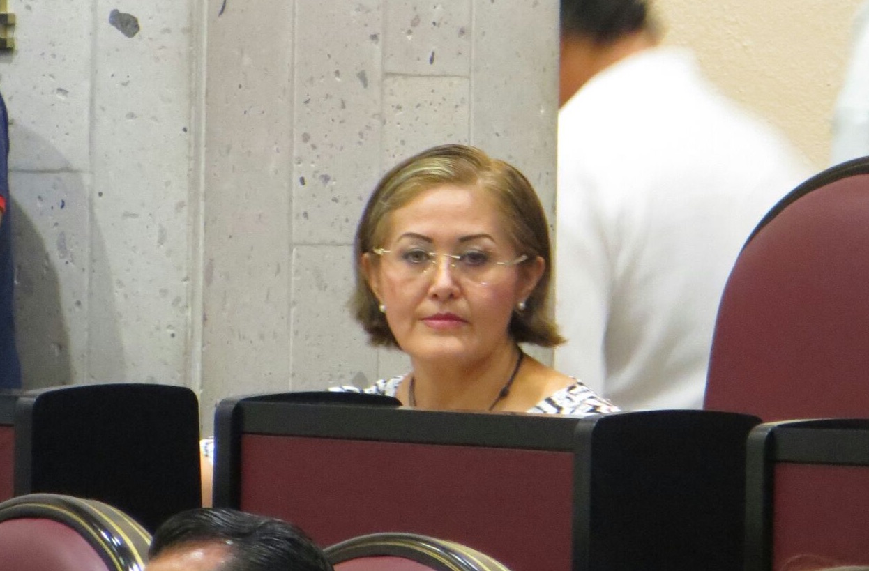 Regresa Eva Cadena a su curul en el Congreso del Estado