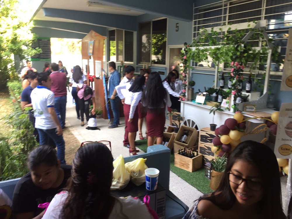 En UV Coatzacoalcos se realiza la Feria del Emprendedor