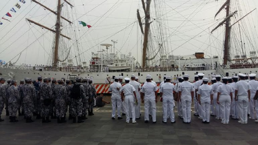 Zarpa del puerto de Veracruz la Fragata ARA Libertad