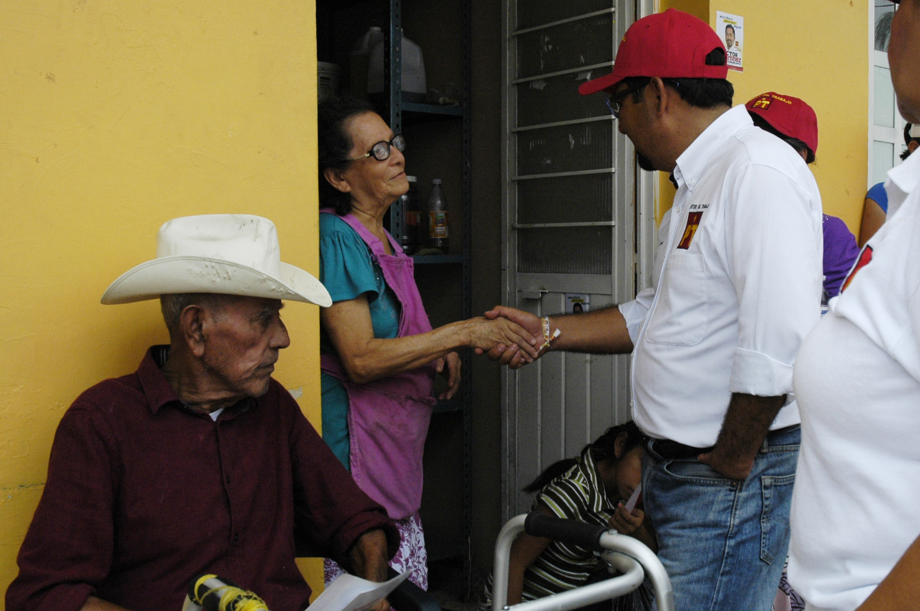 Crearemos un lugar de esparcimiento para las personas de la tercera edad: Héctor Martínez