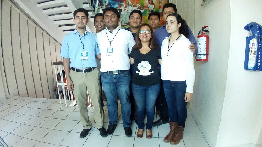 Emprenden estudiantes el proyecto «Escuela para Padres en Seguridad Informática»