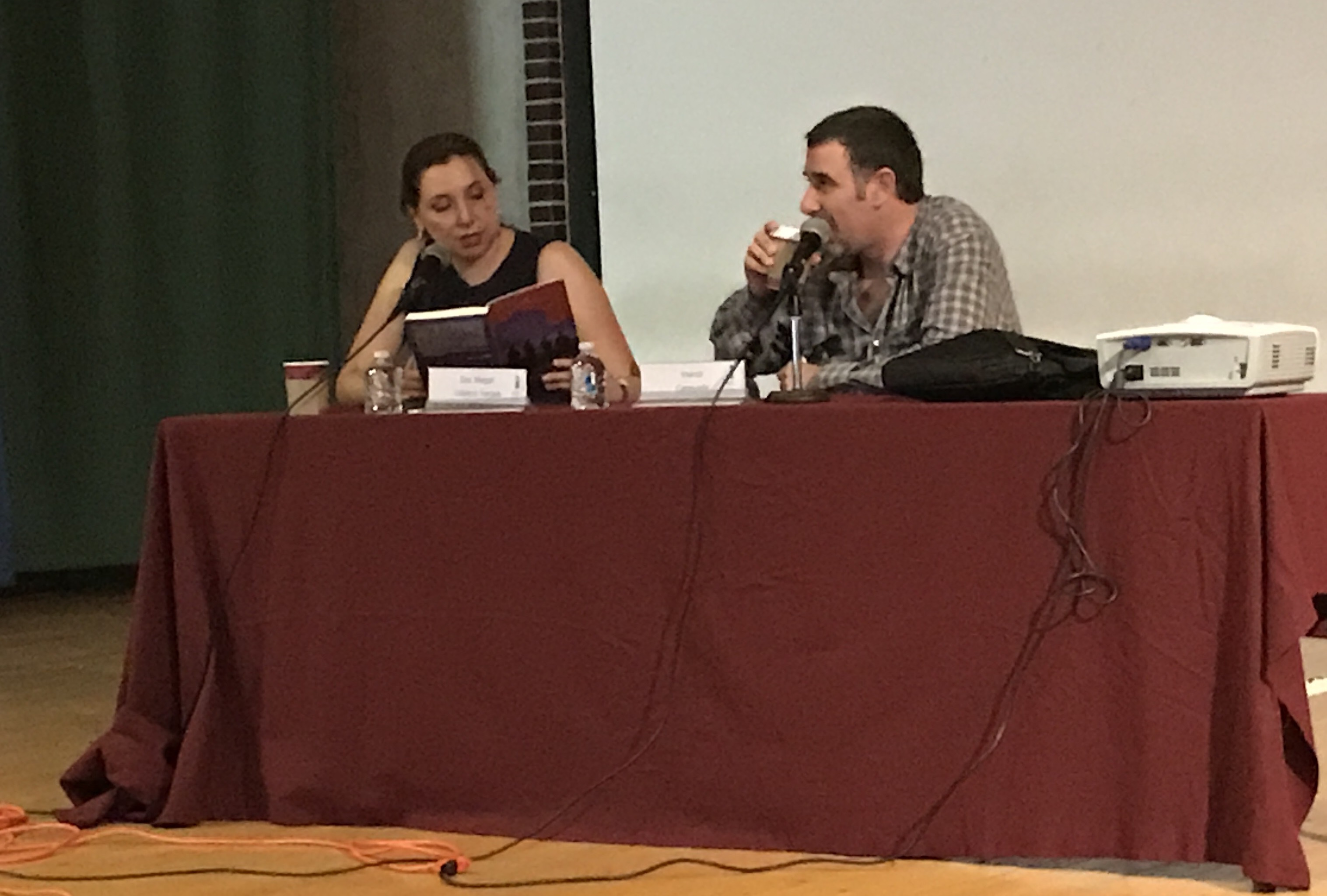 Imanol Caneyada imparte charla «Novela negra, periodismo y realidad» en Xalapa