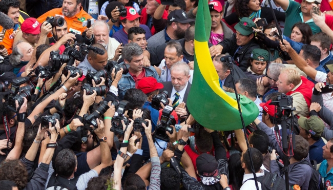 Lula refuta cargos y anuncia que volverá a buscar Presidencia brasileña
