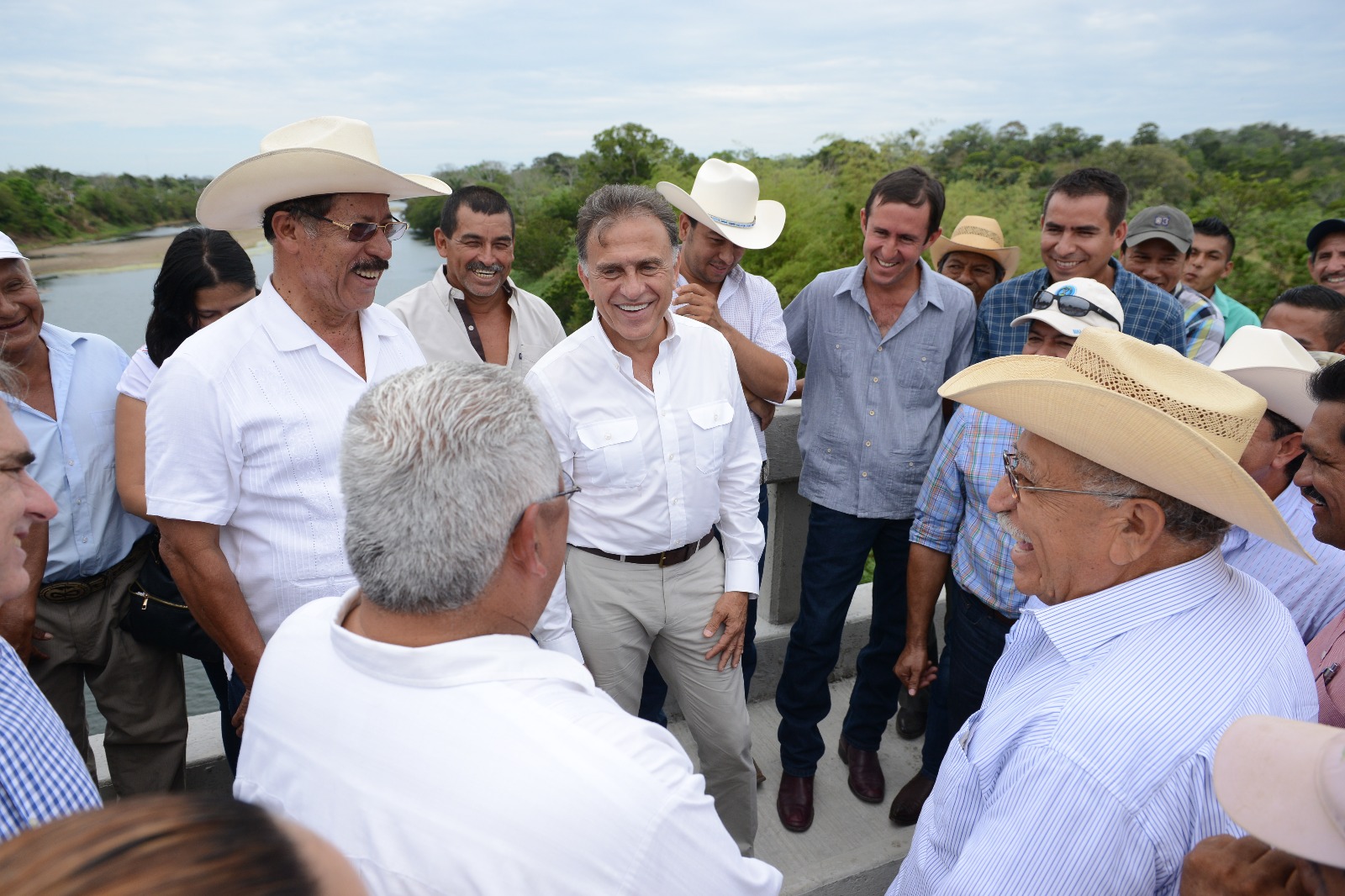 Gobernador de Veracruz visita municipios de Uxpanapa y Jesús Carranza