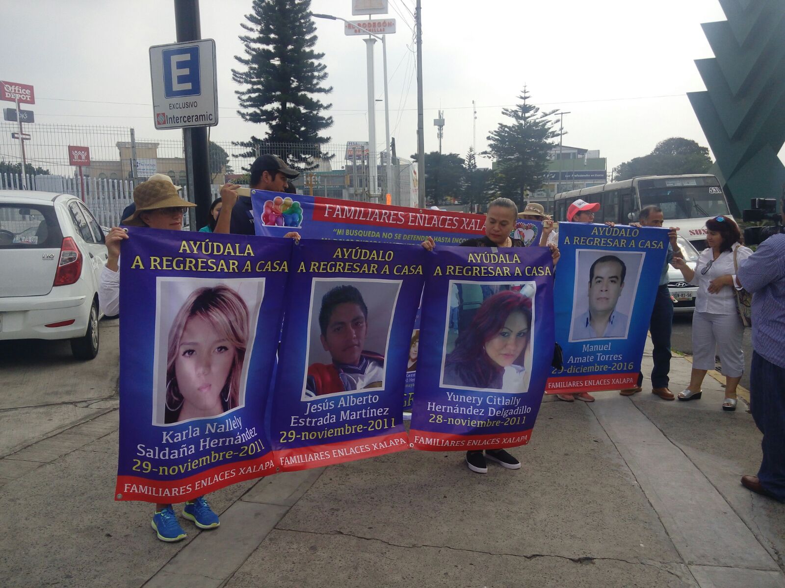 Madres de desaparecidos marchan en Xalapa para exigir que aparezcan vivos sus familiares