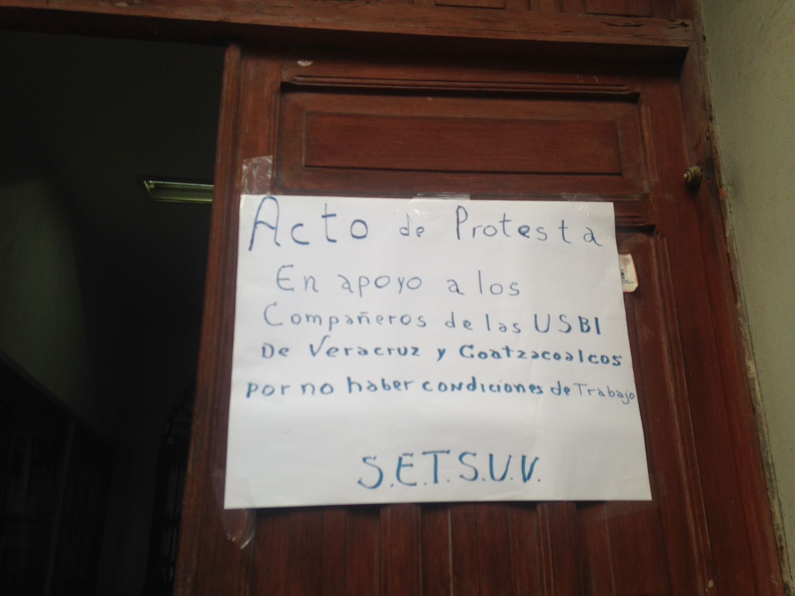 Se extienden protestas en la UV en apoyo a trabajadores de USBI Coatzacoalcos
