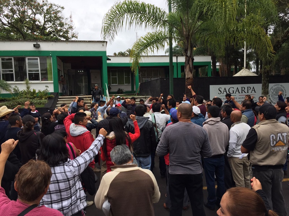 Integrantes de Antorcha Campesina exigen a Sagarpa apoyos a campesinos