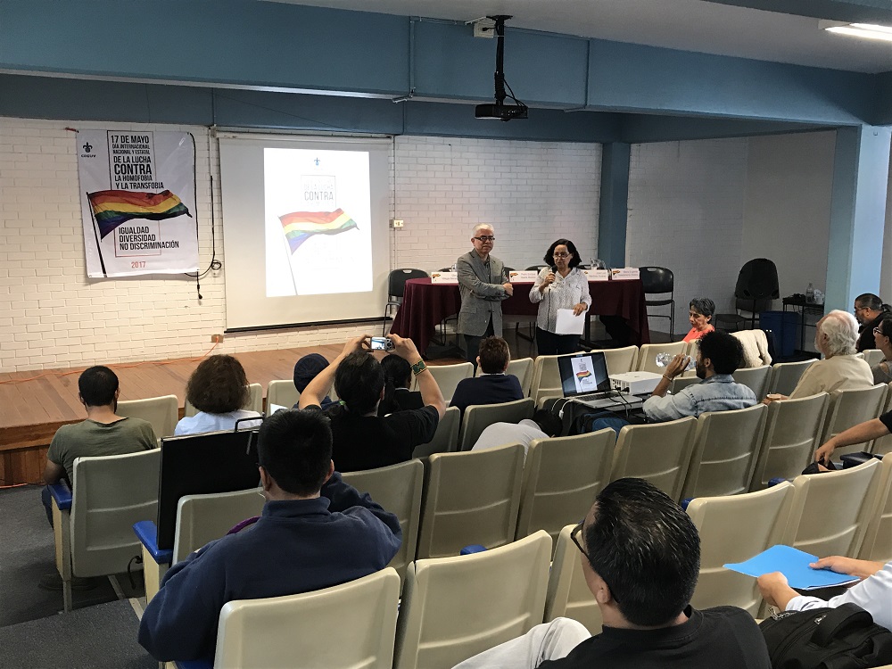 Faltan políticas públicas para erradicar la discriminación: investigador de la UV