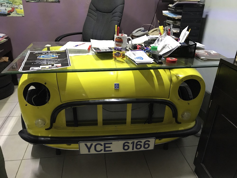 FCAS – UV organiza exposición de auto muebles de colección