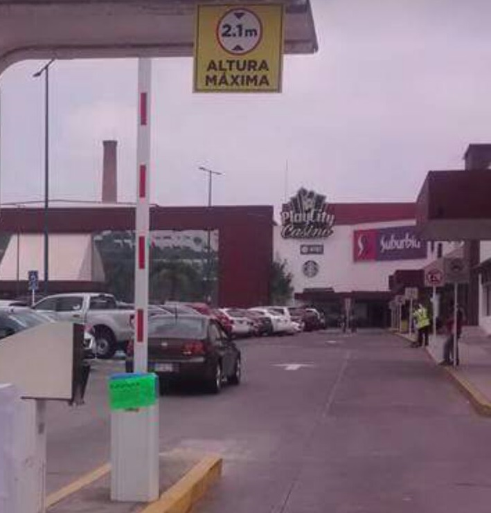 Clausuran casetas de cobro de plaza Ánimas de Xalapa
