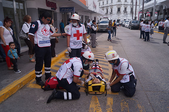 Zona Militar Tuxpan de Sedena dona a la Cruz Roja más de 40 mil pesos en su colecta anual