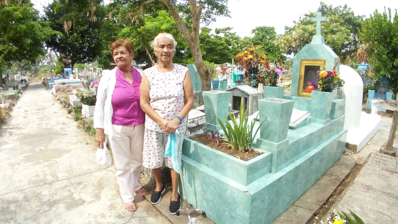 Recuerdan en Coatzacoalcos a madres fallecidas