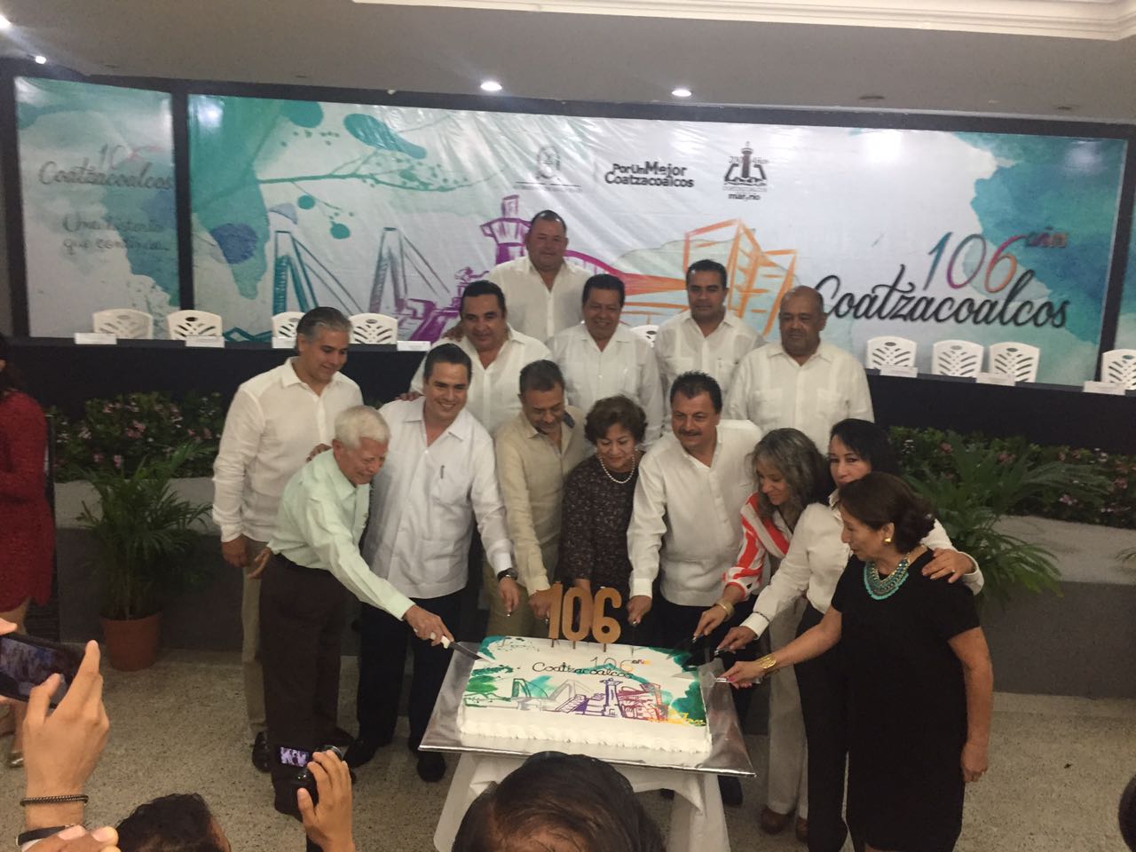Coatzacoalcos celebra 106 aniversario de su fundación