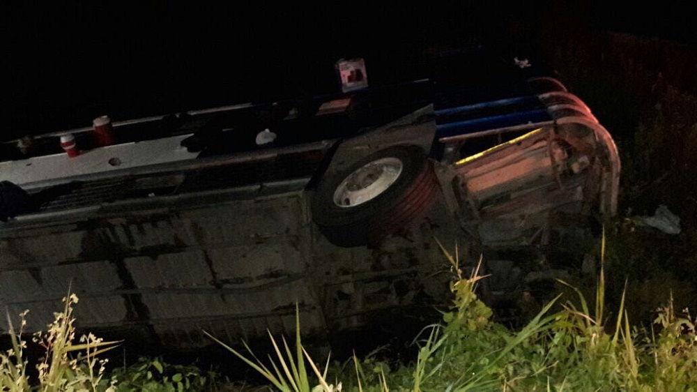 Vuelca autobús de pasajeros cerca de Coatzacoalcos