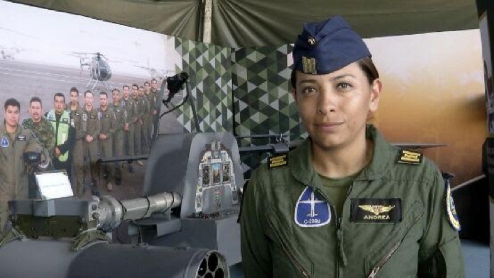 Andrea Cruz, primera mujer piloto de la Fuerza Aérea