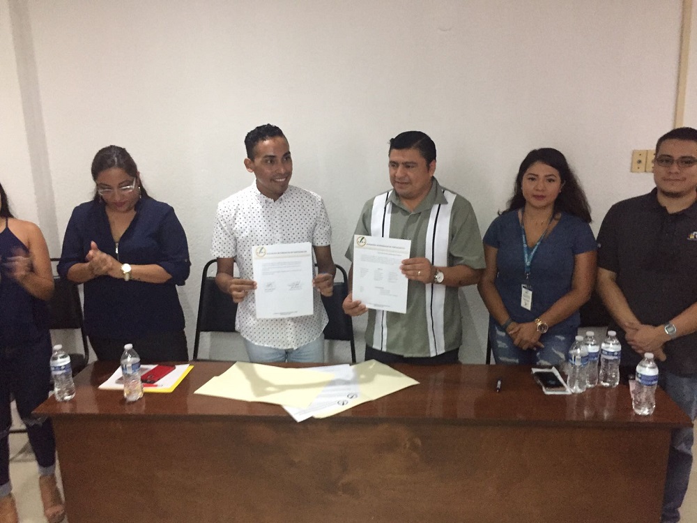 APEC y SUEM firman convenio para que periodistas reciban atención médica