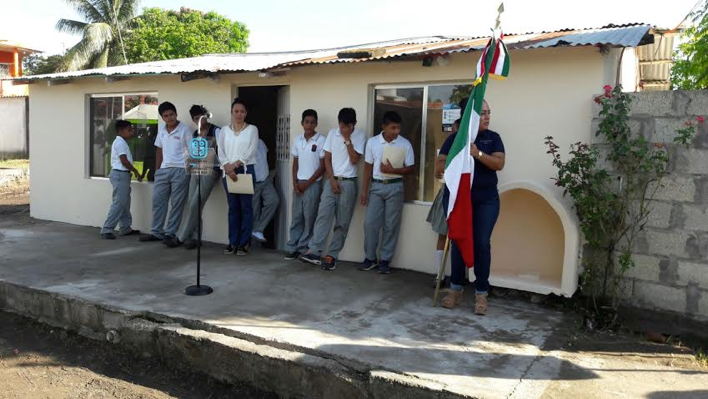 Habilitan aula temporal para alumnos de la telesecundaria de Paso Colorado