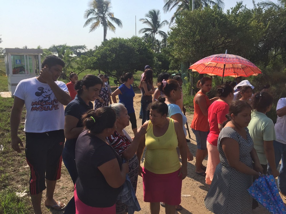 Colonos de Coatzacoalcos exigen a ITESCO  liberar camino