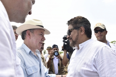 Culmina entrega de armas de FARC con acto oficial en sur de Colombia