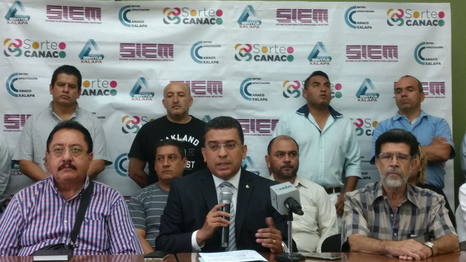 Comerciantes se oponen a rehabilitación de avenida Enríquez en Xalapa