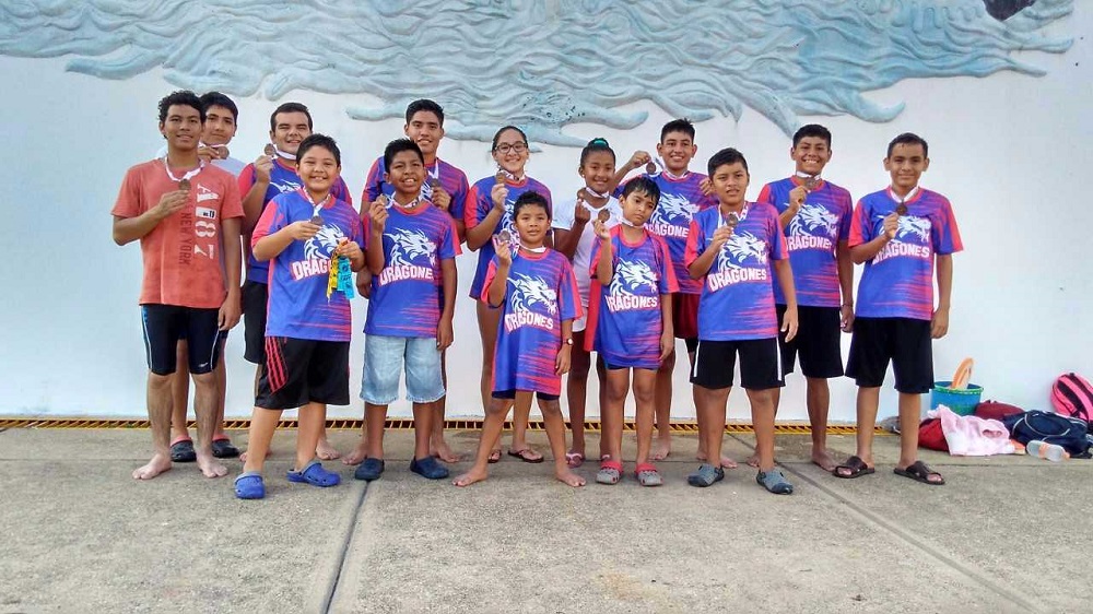 Destacada actuación de los nadadores Dragones de Coatzacoalcos en Chiapas