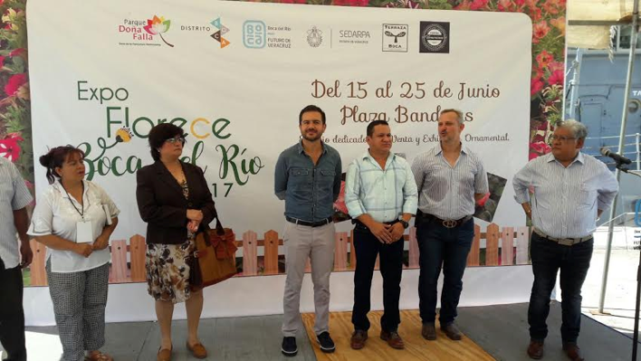 Inicia la Expo Florece en plaza Banderas de Boca del Río