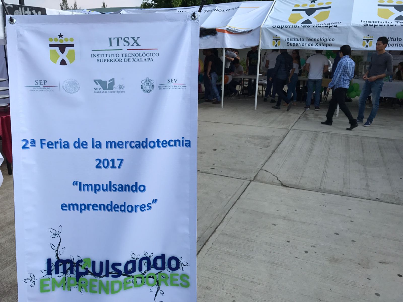 Feria de Mercadotecnia de ITSX impulsa proyectos estudiantiles