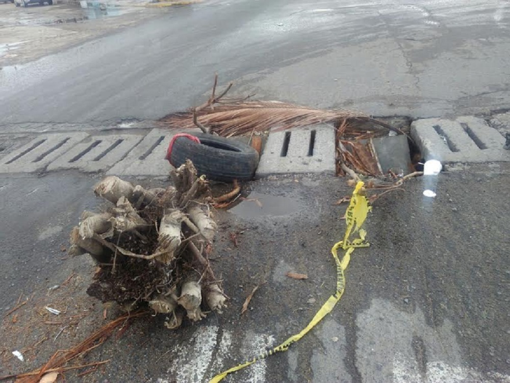 Lluvia y hundimiento en avenida de Veracruz causa varios accidentes automovilísticos