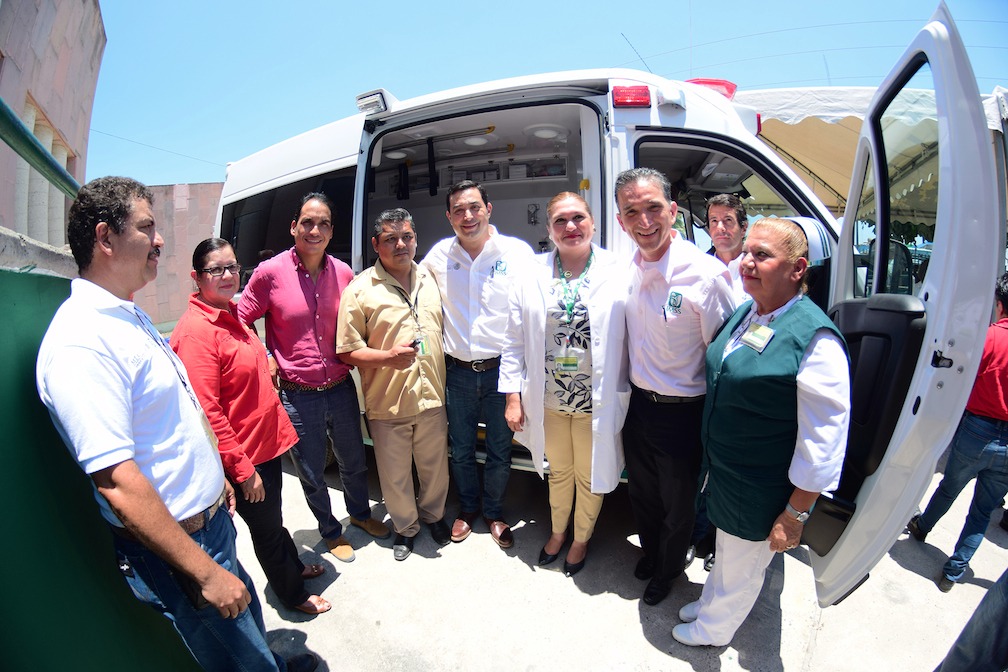 IMSS de Tamaulipas entrega ambulancia al municipio de Pánuco