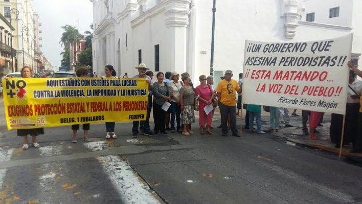 Pensionados celebran la libertad de expresión y exigen se devuelva al IPE los recursos desviados