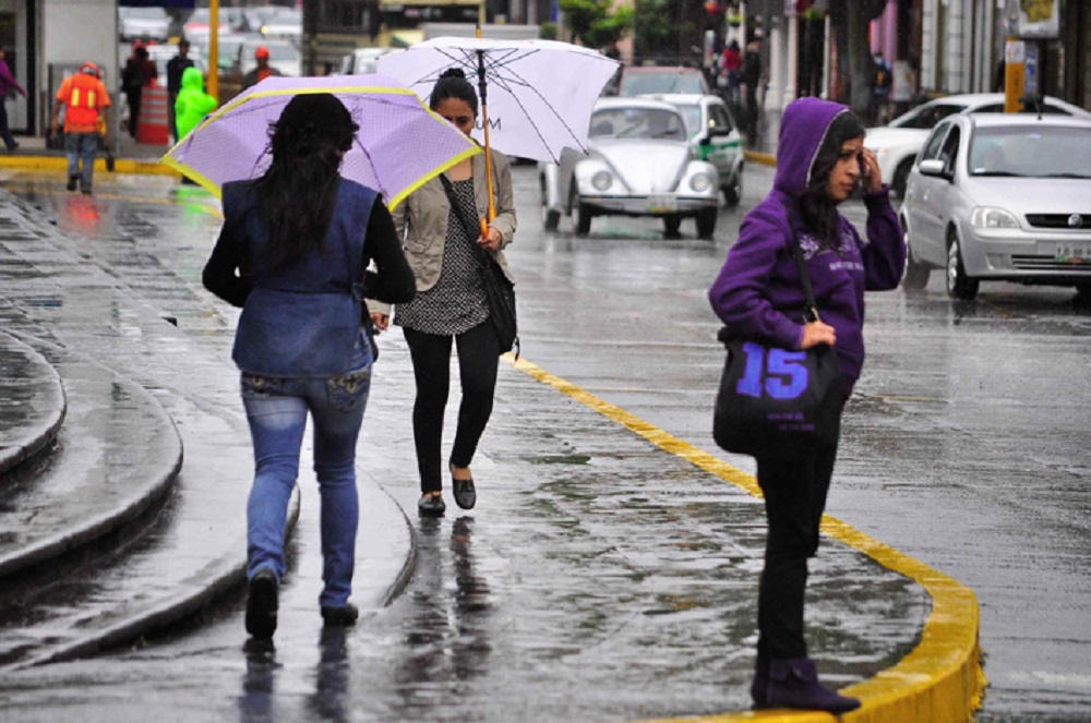 Se prevé un viernes nublado con nieblas, lloviznas y lluvias intermitentes en Veracruz