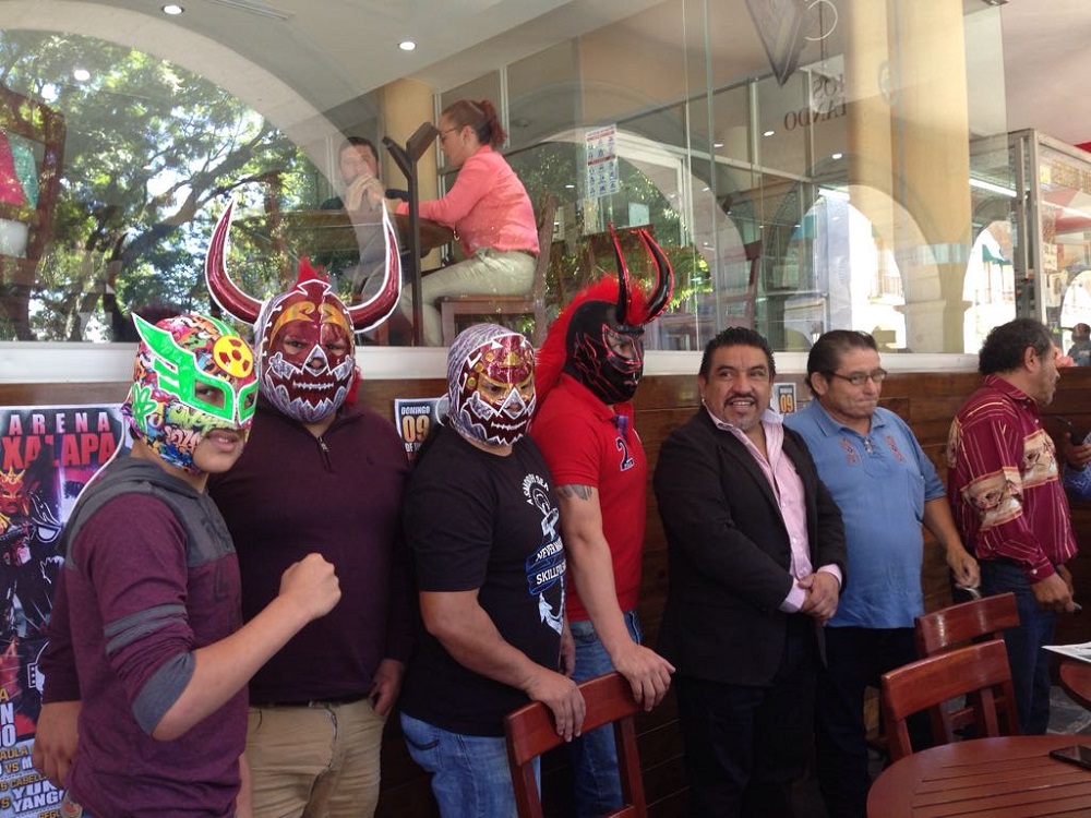 Máscara contra cabellera entre Eslabón Perdido e Hijo del Tirantes en Arena Xalapa