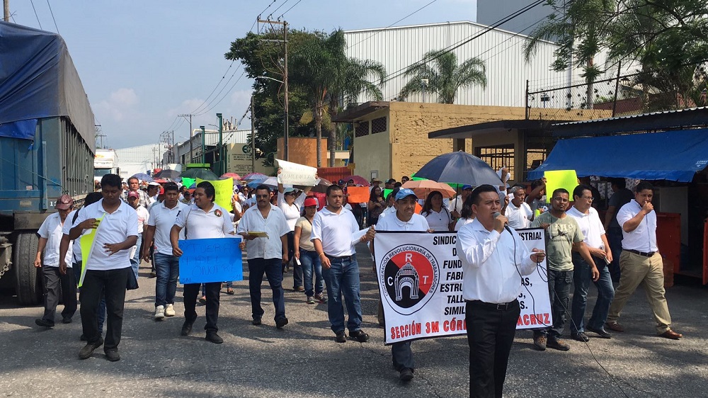 Extrabajadores de 3M piden definir titularidad del contrato colectivo; se manifestarán en CDMX