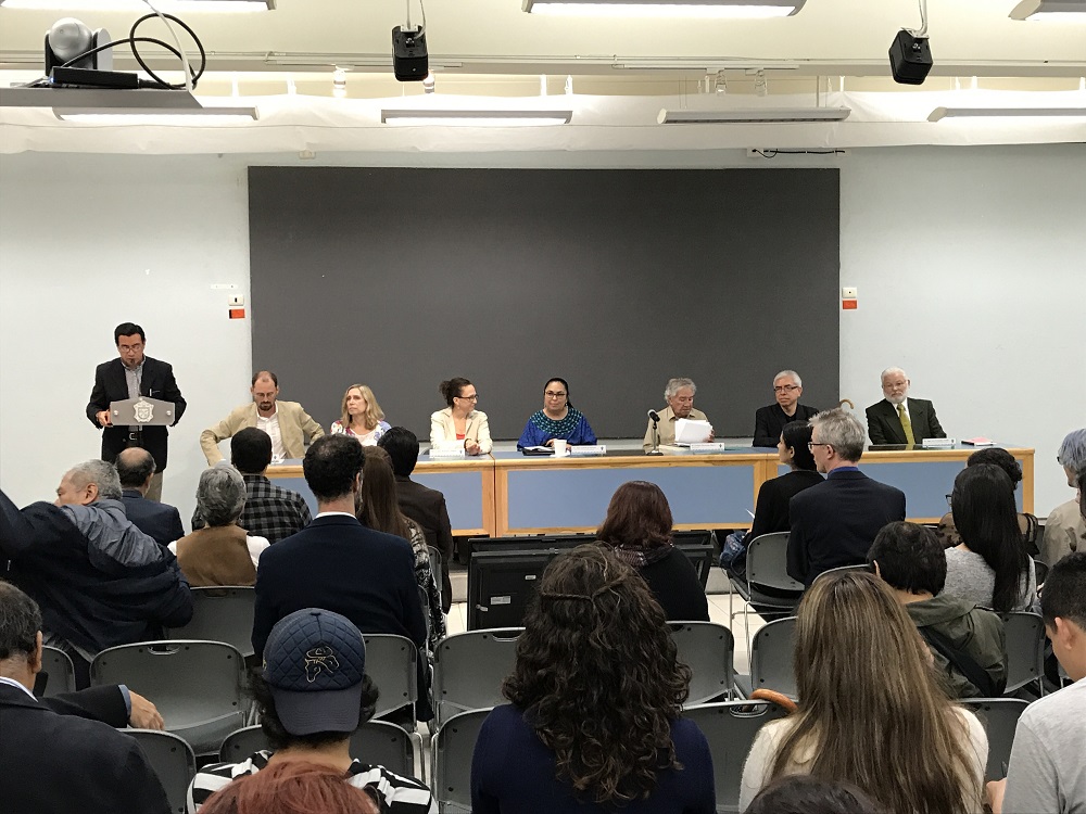 UV entrega reconocimiento al historiador Enrique Florescano Mayet