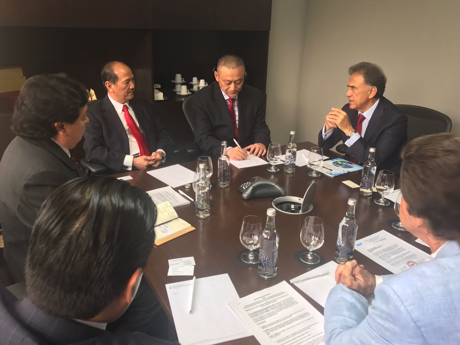 Se reúne el Gobernador Yunes con inversionistas de China interesados en Veracruz