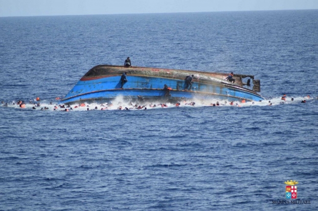 Reportan 60 inmigrantes desaparecidos en naufragio en Canal de Sicilia