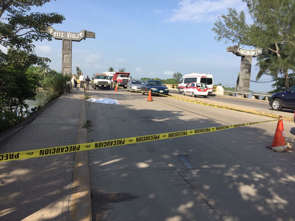 Muere adulto mayor al ser arrollado por camión de carga en Coatzacoalcos