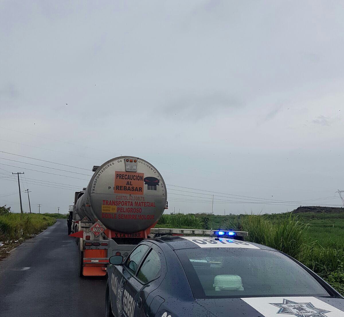 Recupera Policía Federal vehículos y combustible robados en el sur del estado