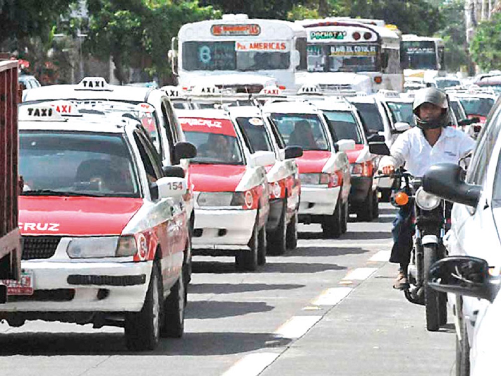 Taxistas de zona Veracruz-Boca del Río reportan incremento en servicios