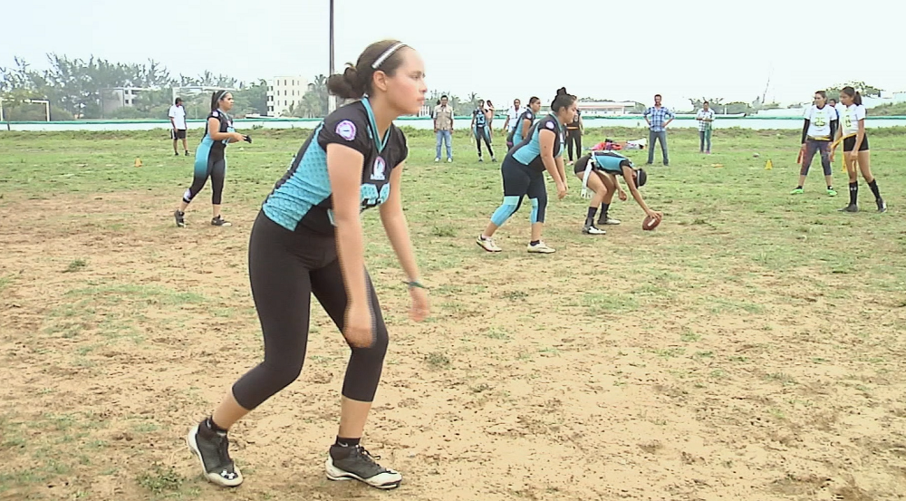 Black Eagles se mantiene victorioso en la liga femenil de tocho bandera en el sur